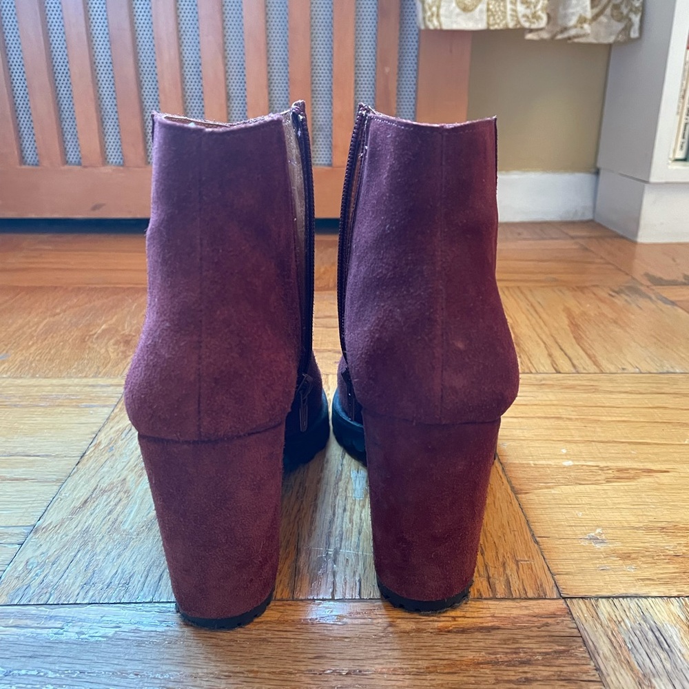 Barely worn Eric Michael’s, maroon heeled boots.